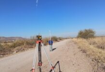 Rehabilitan en Meoqui el camino de Buenavista a coordenada 47