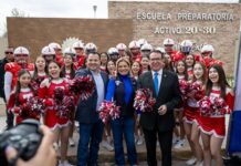 Durante entrega de ave. Carlos Blake, Maru Campos y Valenciano demuestran que el trabajo en equipo sí da resultados