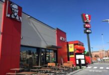 Sufrió familia intoxicación tras comer pollo de KFC en Nuevo León