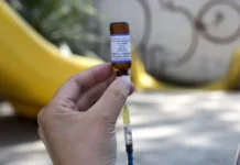 OPS llama a México y Estados Unidos a reunión para revisar brote de sarampión