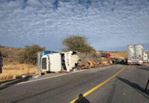 Resultan 3 lesionados por choque de tráilers