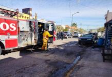 Hombre amenaza con incendiar su casa y es detenido por la policía