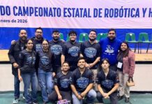 Felicita Miriam Soto a estudiantes de la UTCam Unidad Meoqui por su pase al Mundial de VEX U Robotics