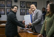 Reconoce Valenciano vocación de servicio de pasantes de Medicina que llevaron salud a las colonias