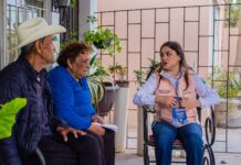 Lleva Miriam Soto atención directa hasta los hogares de las familias en la Col. Genaro Vázquez