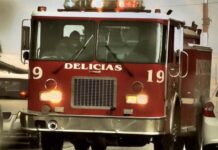 Camioneta valuada en 600 mil pesos es consumida por incendio en Delicias