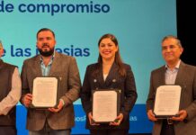 Firma Miriam Soto la Carta Compromiso por la Paz en el Segundo Diálogo Nacional por la Paz