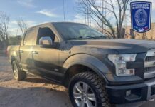 Aseguran en Meoqui, vehículo relacionado a carpeta de investigación en Distrito Noroeste