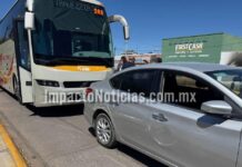 Choca autobús de Rápidos de Delicias y vehículo en Camargo