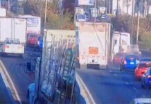 Tráiler sin frenos provoca carambola en León: un automovilista pierde la vida