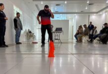 Brindan plática de conducción a la defensiva a operadores de plataforma de transporte en Delicias