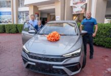 Entrega Jesús Valenciano García vehículo a ganadora del Sorteo Contribuyente Cumplido 2026