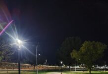 Instala Servicios Públicos nuevo sistema de alumbrado en el Parque Fundadores