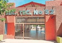 ¡Otra vez en la 52! Mete alumno pistola y “ocultan” información, denuncian Padres de Familia