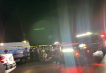 Tráiler atropella a ciclista y otro vehículo lo arrastra en Delicias