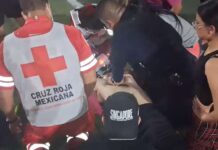 Hombre de 36 años muere en campo de fútbol tras presunto infarto