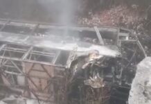 Caída de un autobús por un barranco deja 14 muertos y más de 20 heridos en Ecuador