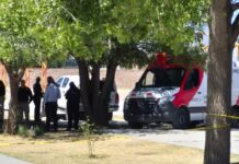 Muere profesor de secundaria mientras jugaba básquetbol con compañeros en Durango