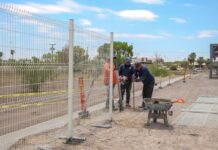 Avanza construcción del cerco perimetral en el campo de fútbol con pista de atletismo de Delicias