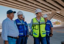 Supervisa Marco Bonilla avance del puente de carretera Aldama; obra ya supera el 70%