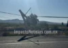 Tráiler derriba poste de CFE y deja sin luz semáforos en carretera a Jiménez; conductor huye pero es detenido