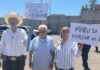 Reciben a Maru Campos con pancartas de apoyo en Parral previo a inauguración de CEJUM