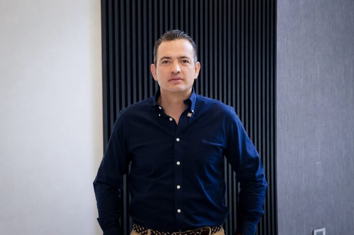 MARCO BONILLA RESPALDA A LA GOBERNADORA Y ACUSA PERSECUCIÓN POLÍTICA