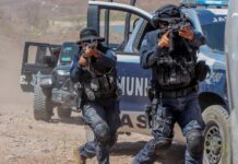 Capacitan a policías de Delicias en tácticas de reacción y rescate; Valenciano destaca preparación policial