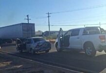 Fuerte accidente en carretera federal frente a Parque Fundadores deja varios lesionados