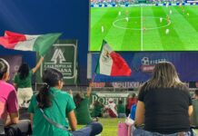 Disfrutan familias gran ambiente en el Gran Estadio Delicias durante transmisión del partido de México