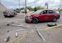Choque entre tres vehículos deja una mujer herida bajo puente en Delicias