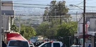 Comerciante repele asalto en Monterrey; mueren dos delincuentes y su hijo