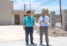 Supervisa Valenciano trabajos comunitarios en parroquia y telesecundaria de la colonia Revolución