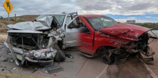 Pierde control por charco y provoca choque; menor y mujer lesionados