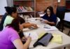 Inician entrega de vales para zapatos y uniformes en comunidades de Delicias