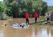 Mueren policía y tres mujeres tras ser arrastrada patrulla por río Atoyac en Puebla