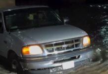 Rescatan a familia atrapada en el río Parral tras fuerte tormenta; activan Plan DN-III