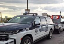 Muere motociclista tras caer de puente durante persecución en Chihuahua