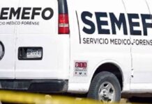 Vuelca camioneta en entronque a Julimes; muere niño de 3 años y mujer queda grave