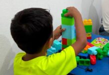 Papá abandona a su hijo en Oxxo de Veracruz; le prometió un regalo