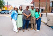 Entrega Fito Gardea Tinacos a bajo costo para fortalecer el almacenamiento de agua en los hogares