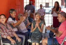 Celebra Instituto de las Mujeres a adultos mayores con activación física y entrega de artículos de higiene