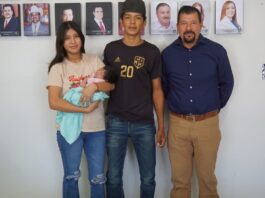 Fito Gardea felicita a familia saucillense por la llegada de Emma Fernanda, nacida en el CESSA Saucillo
