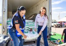 Entregan en Meoqui más de 15 toneladas de azúcar a apicultores de la región