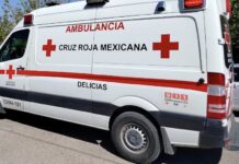 Movilización en Delicias por menor encerrada dentro de una Kia negra