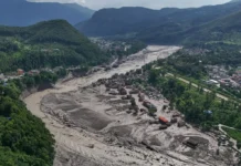 Avalancha en Nepal deja más de 98 muertos; SRE sin reporte de mexicanos afectados