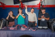 Saucillo impulsa el talento juvenil con entrega de uniformes y material deportivo a “Vaqueros”