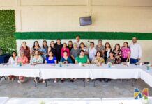 “Hay que celebrar la vida”: Miriam Soto comparte desayuno con adultos mayores de Meoqui