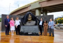Devela alcalde Marco Bonilla monumento en honor a Francisco Barrio Terrazas en el Circuito Universitario