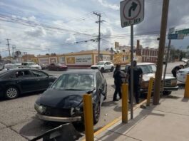 Choque en la Tecnológico y 7a deja mujer lesionada frente a la Chevrolet Toro en Delicias